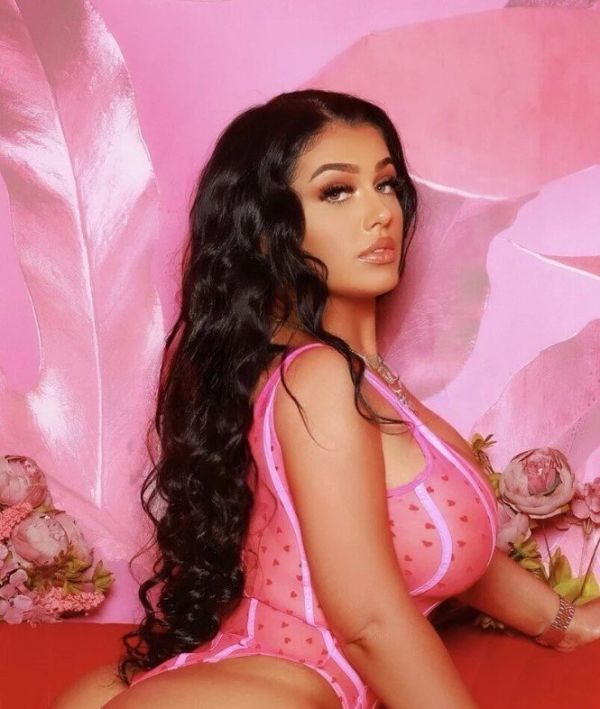 GIANNA, 25 age