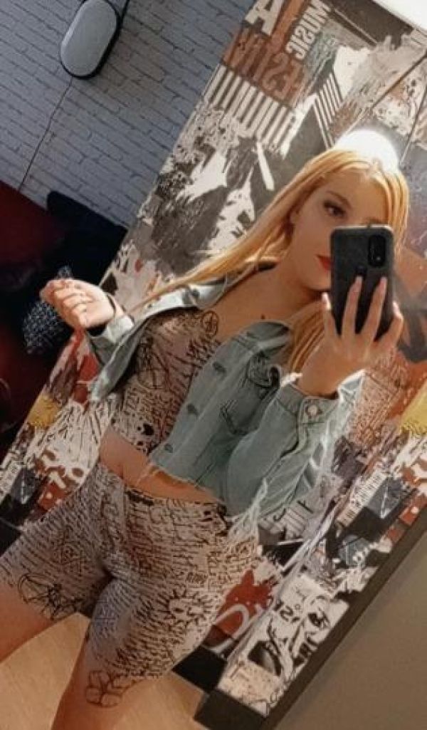 image Courtney (independent)